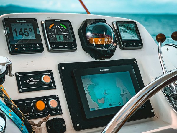 news/advantages-of-installing-a-boat-gps-tracker