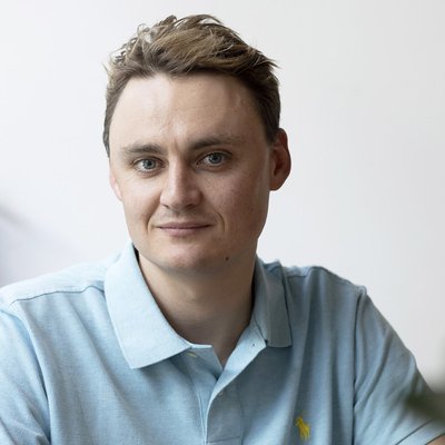 Alex Stewart headshot