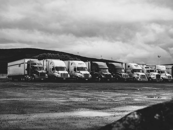 news/fleet-tracking-apps-must-have-features-to-consider