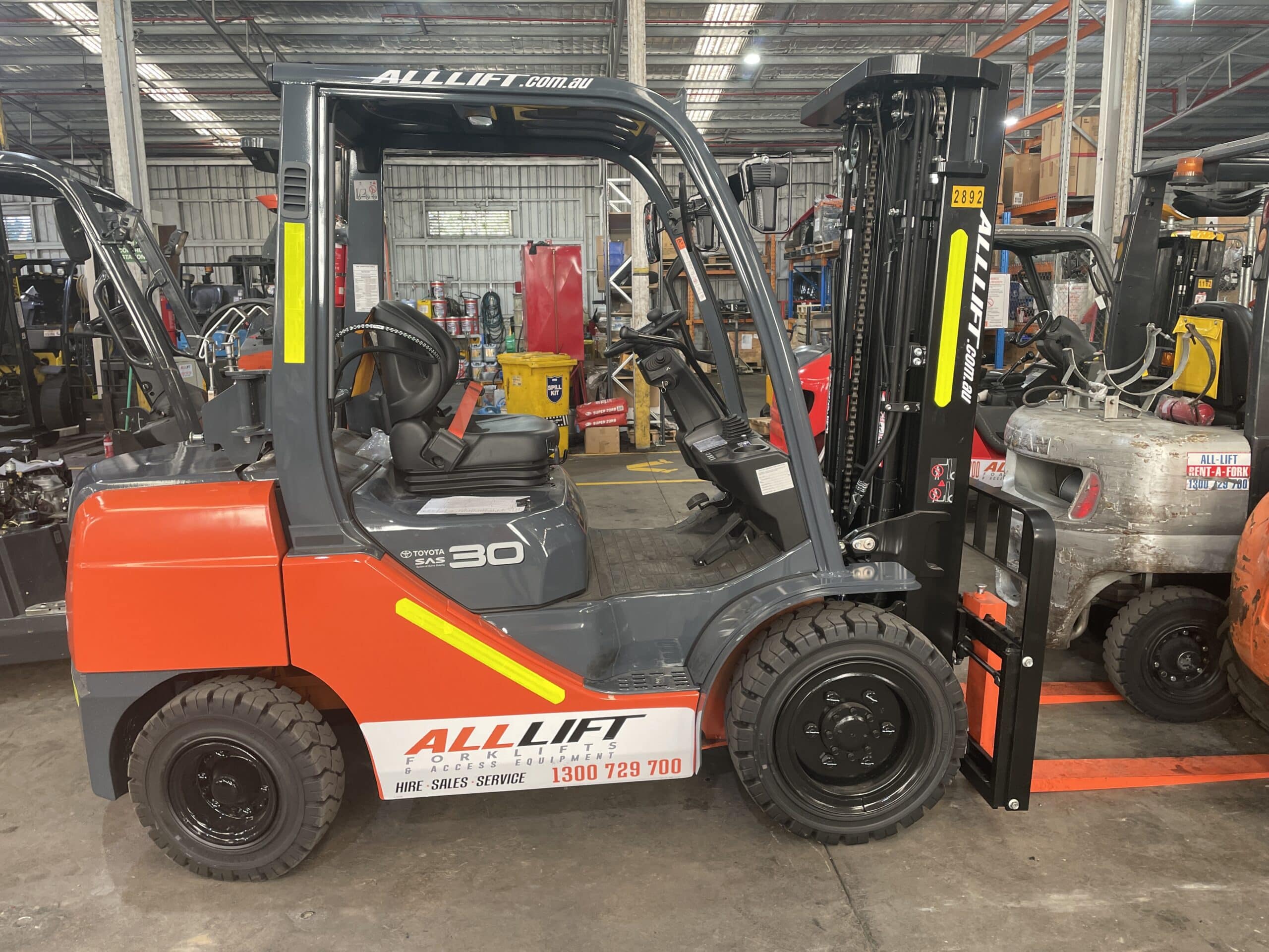 Forklift fitted with a Teletrack GPS tracker and pre-start kit.